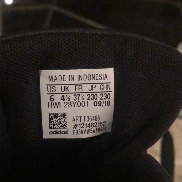 Adidas black & gold Stan Smith - Picture 5 of 6